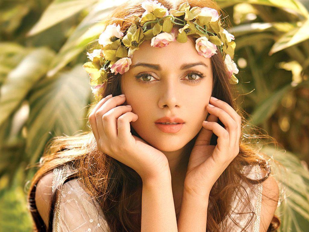 Stunning Actress Aditi Rao Hydari Latest Hot & Spicy Photoshoot Stills
