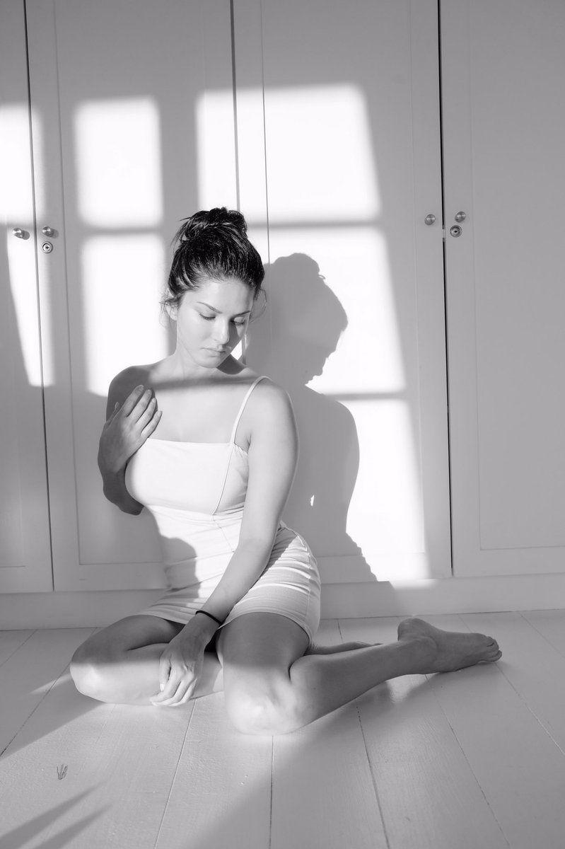 Sunny Leone Unseen photos: 50 best looking hot and beautiful HQ & HD