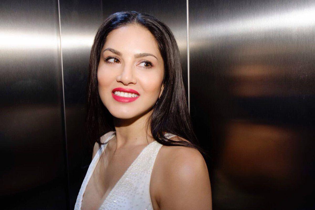 Sunny Leone Unseen photos: 50 best looking hot and beautiful HQ & HD