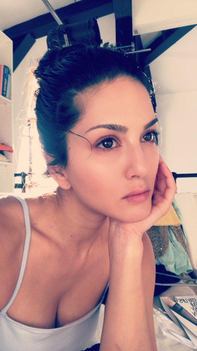 Sunny Leone Unseen photos: 50 best looking hot and beautiful HQ & HD