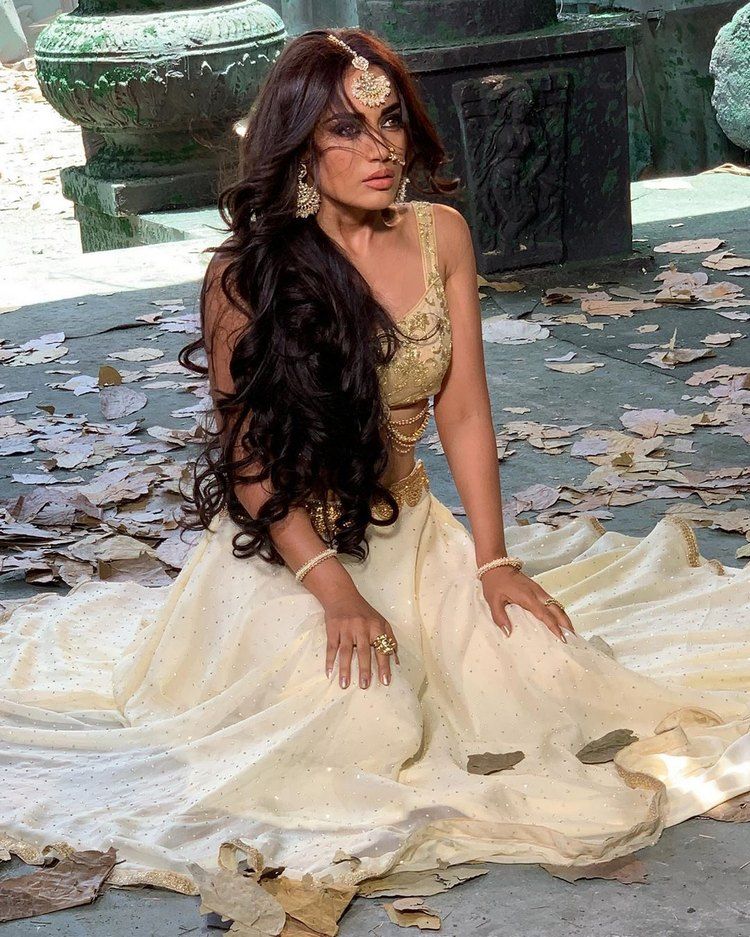 Surbhi Jyoti Hot Pictures