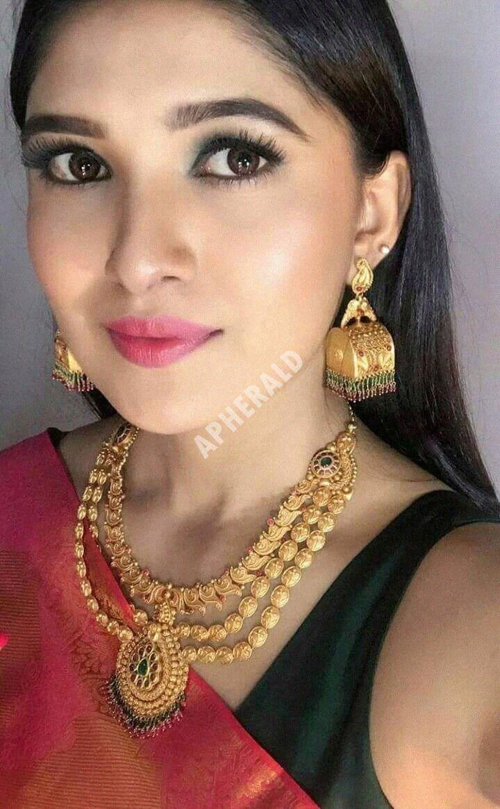 TV Actress & Model Vani Bhojan Latest Unseen Photo Stills