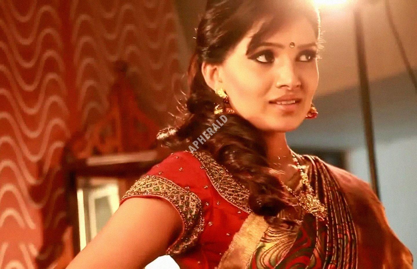 TV Actress & Model Vani Bhojan Latest Unseen Photo Stills