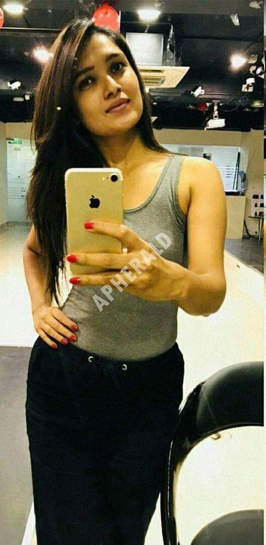 TV Actress & Model Vani Bhojan Latest Unseen Photo Stills