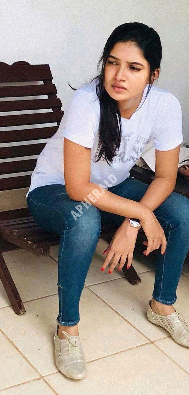 TV Actress & Model Vani Bhojan Latest Unseen Photo Stills