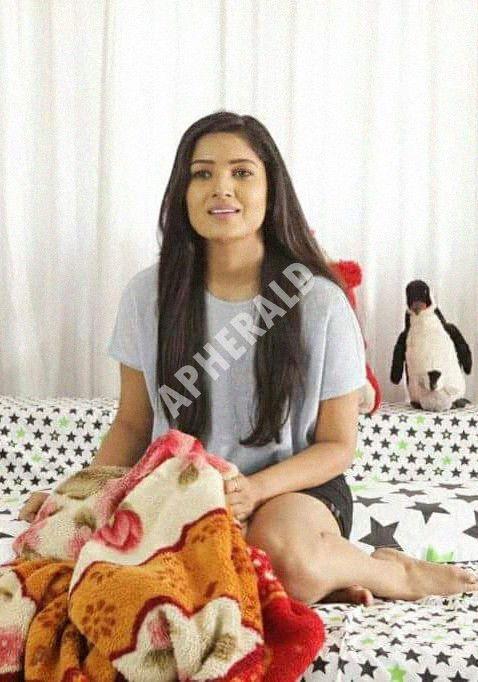 TV Actress & Model Vani Bhojan Latest Unseen Photo Stills