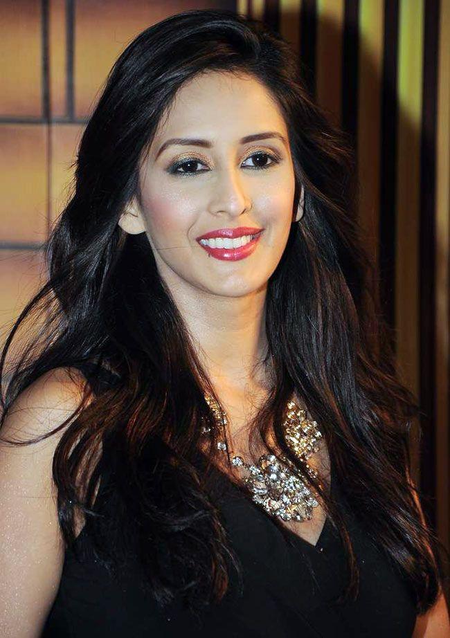 TV Actress Chahat Khanna Rare & Unseen Photo Stills