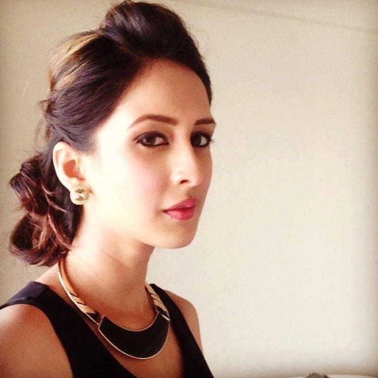 TV Actress Chahat Khanna Rare & Unseen Photo Stills