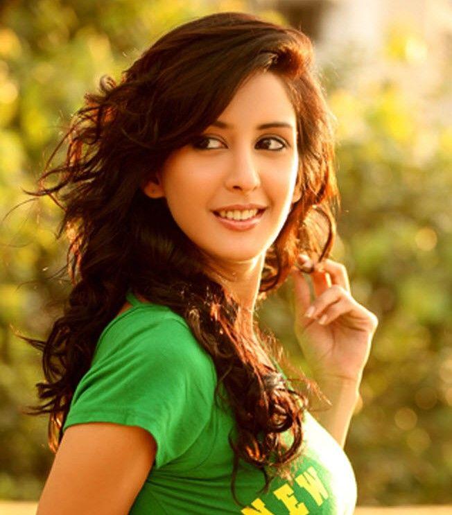 TV Actress Chahat Khanna Rare & Unseen Photo Stills