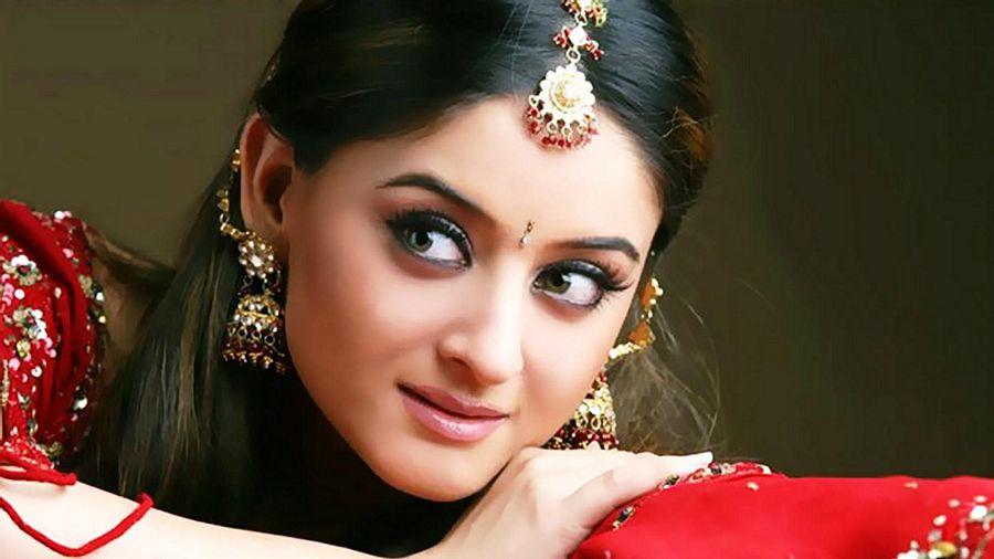 TV Actress Mahhi Vij Latest Stills