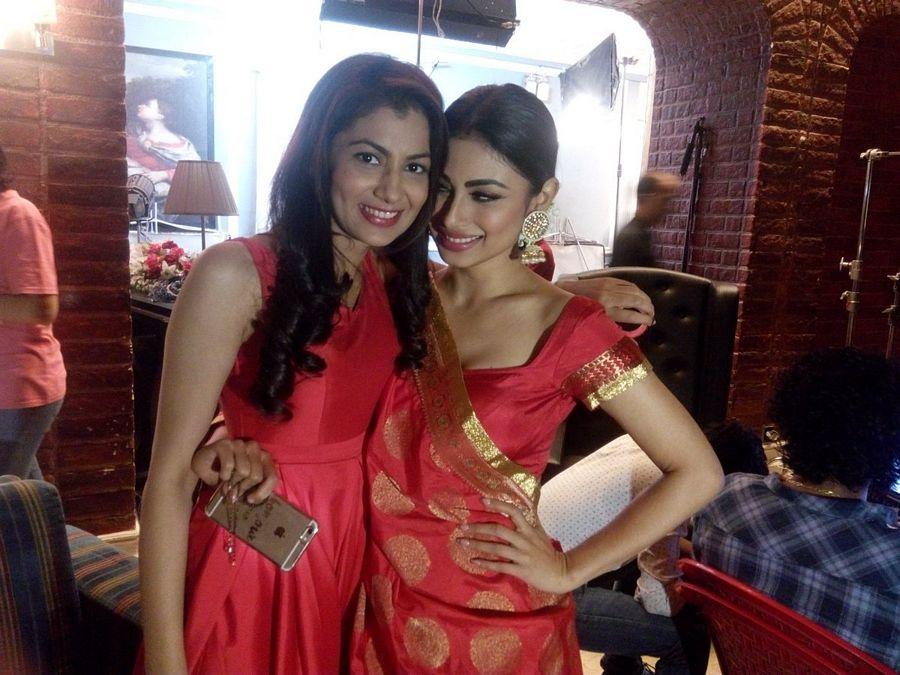 TV Actress Mouni Roy Latest Photos