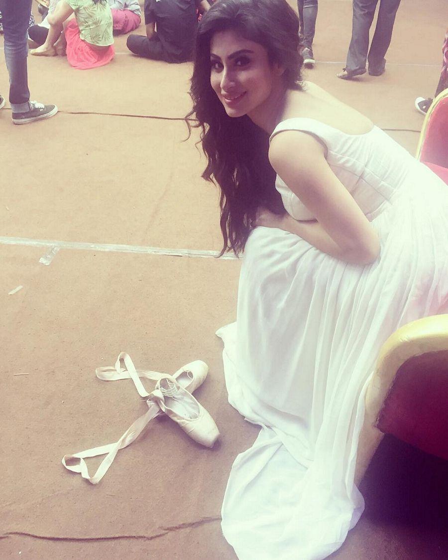 TV Actress Mouni Roy Latest Photos