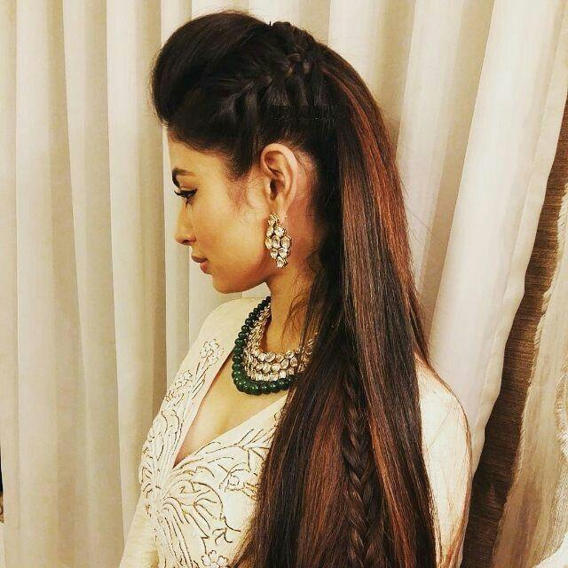 TV Actress Mouni Roy Latest Unseen Photos Collections!