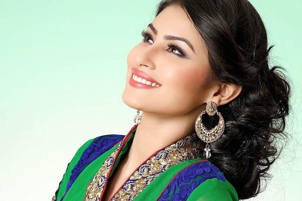 TV Actress Mouni Roy Latest Unseen Photos Collections!