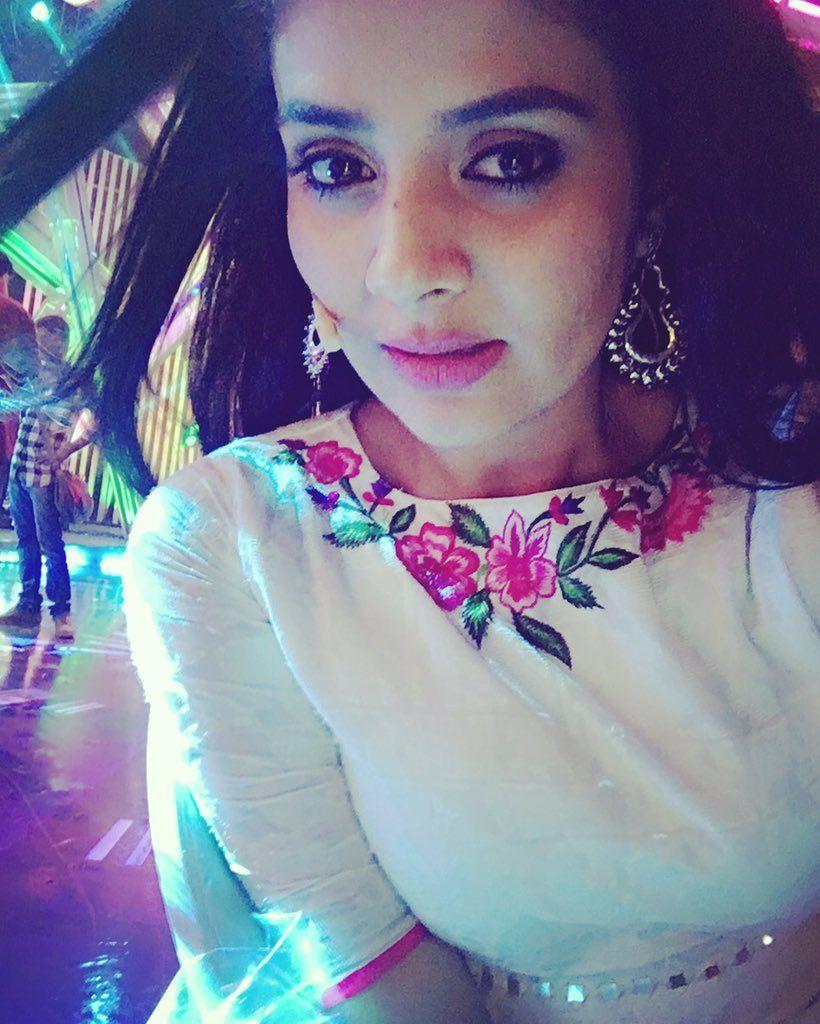 TV Anchor & Actress Sreemukhi Rare & Unseen Photos