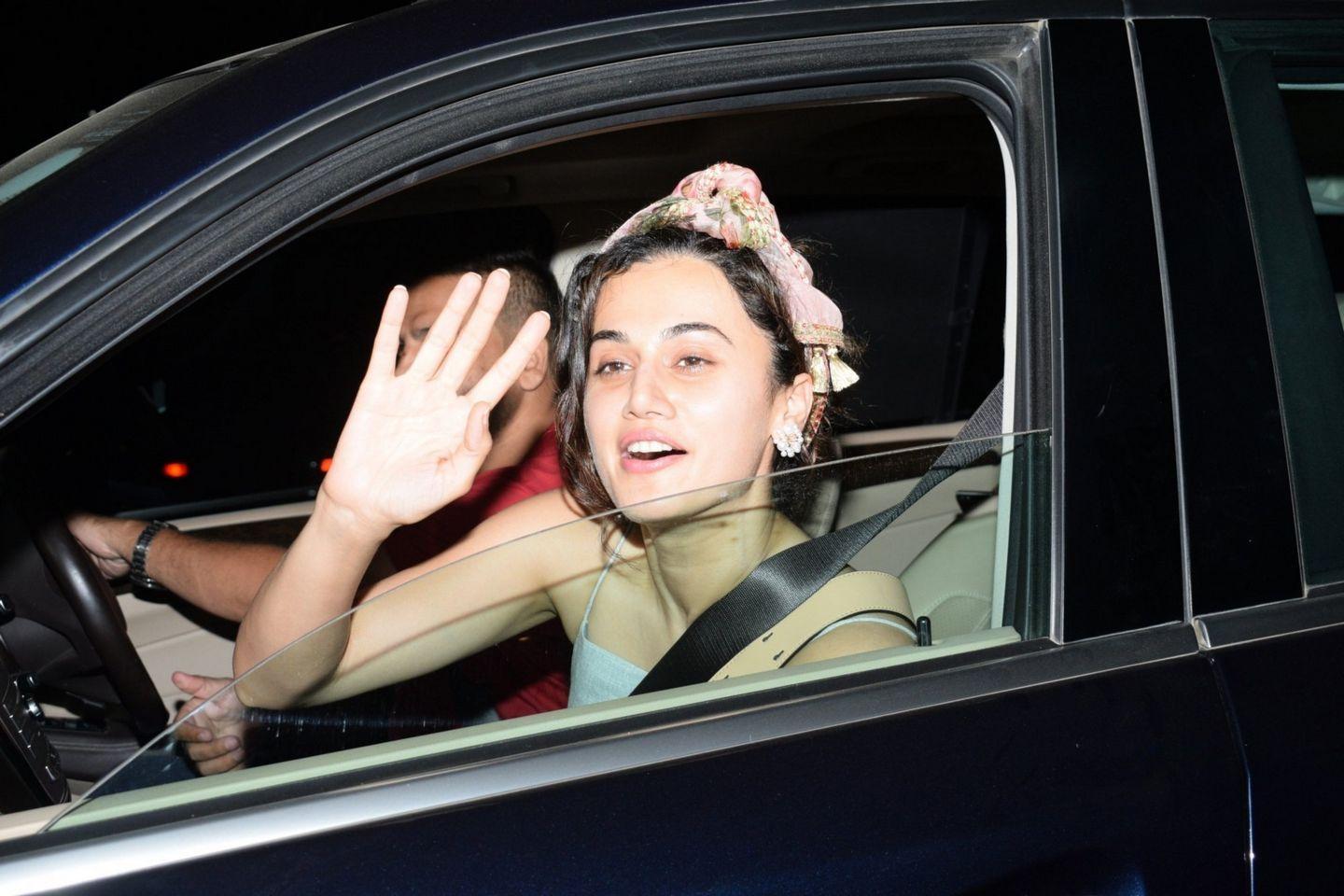 Taapsee Pannu seen at Versova