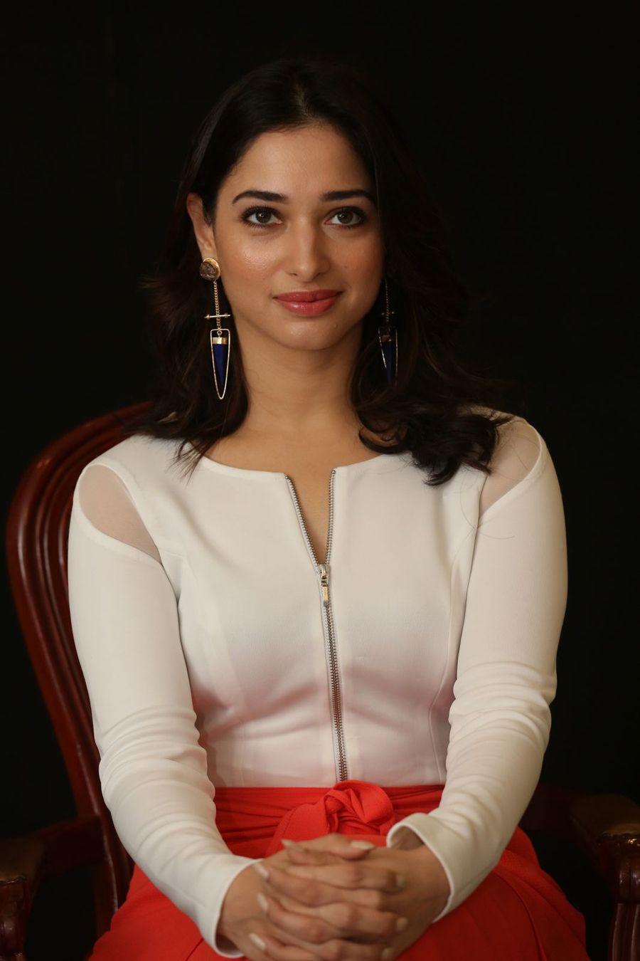 Tamanna Stills At Abhinetri Movie Interview