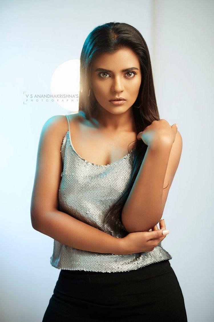 Tamil Actress Aishwarya Rajesh looking lovely in this latest clicks!