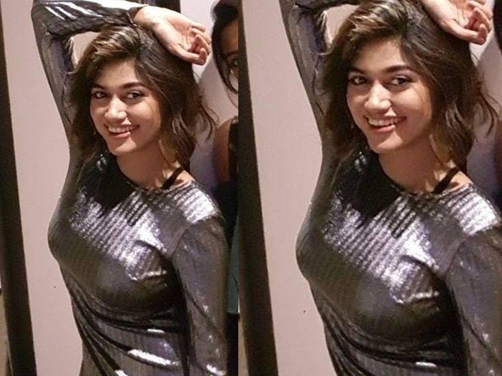 Tamil Actress Oviya Helen Hot Unseen Pictures