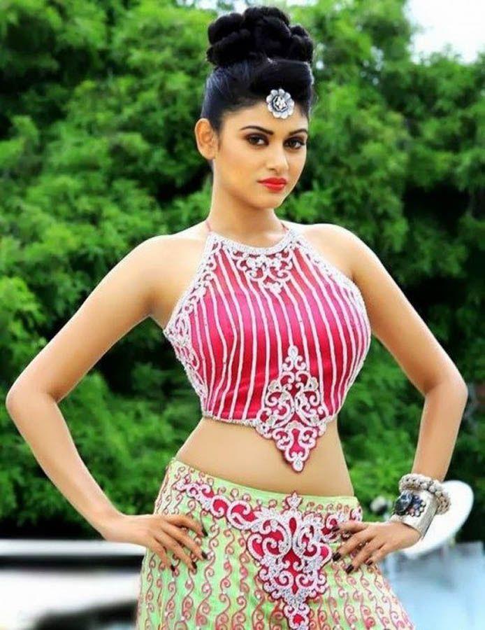 Tamil Actress Oviya Helen Latest Photos