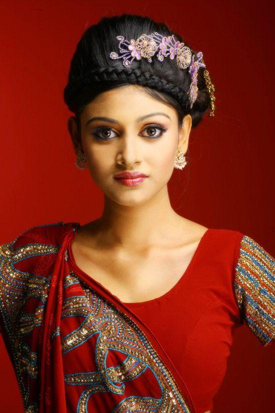 Tamil Actress Oviya Helen Latest Photos