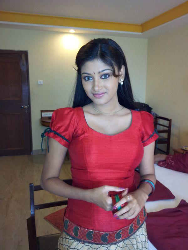 Tamil Actress Oviya Helen Latest Photos