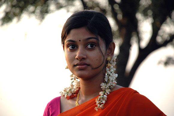 Tamil Actress Oviya Helen Never Seen Hot Photo Collections