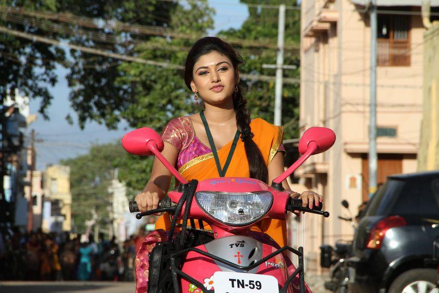 Tamil Actress Oviya Helen Never Seen Hot Photo Collections