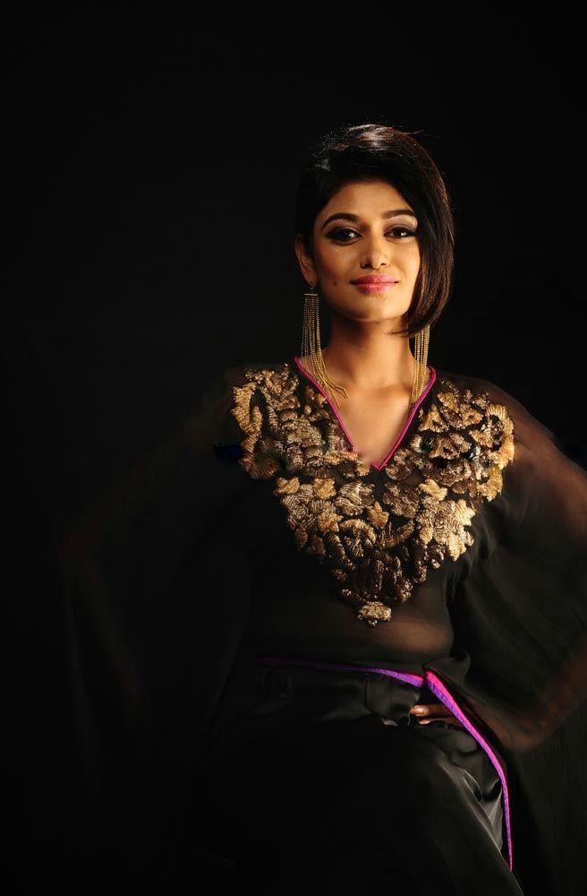 Tamil Actress Oviya Helen New HD HOT Photoshoot Stills