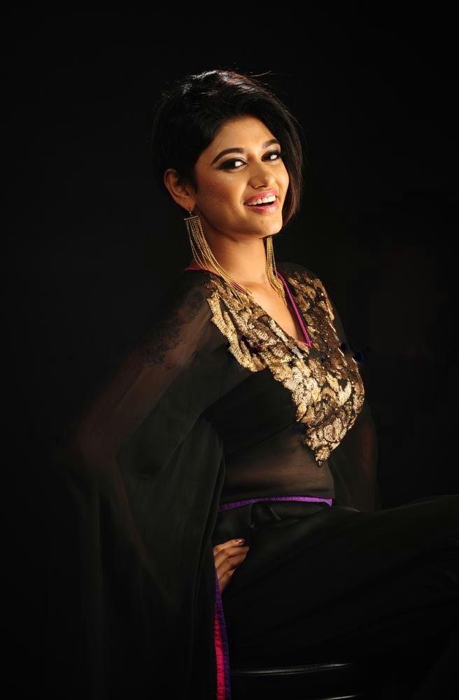 Tamil Actress Oviya Helen New HD HOT Photoshoot Stills