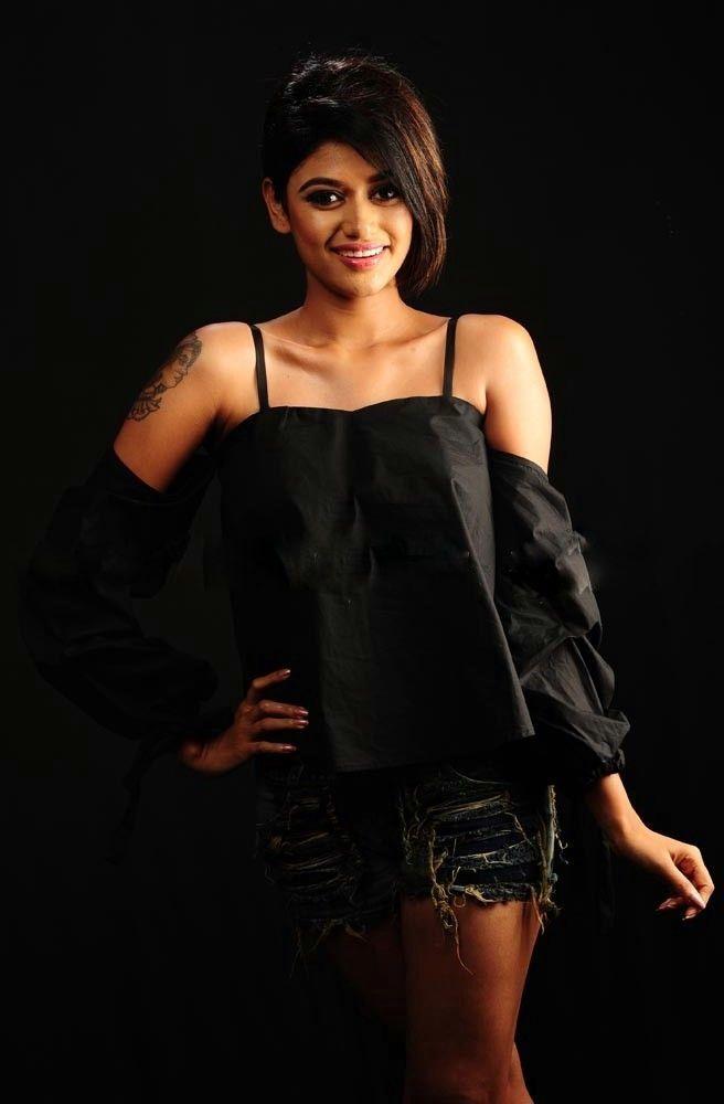 Tamil Actress Oviya Helen New HD HOT Photoshoot Stills