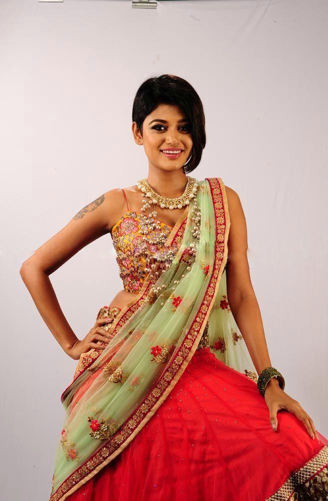 Tamil Actress Oviya Helen New HD HOT Photoshoot Stills