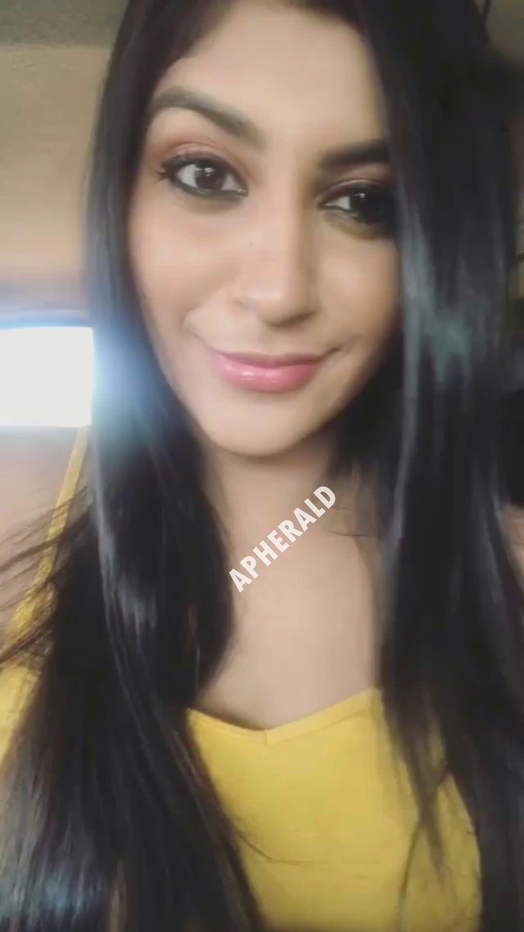 Tamil Actress Yashika Aannand Unseen Photos