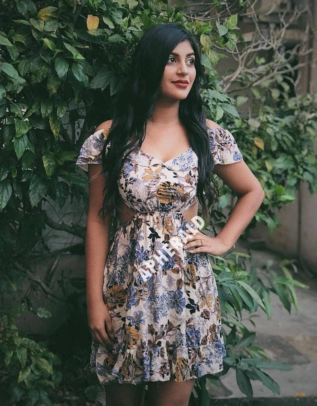 Tamil Actress Yashika Aannand Unseen Photos