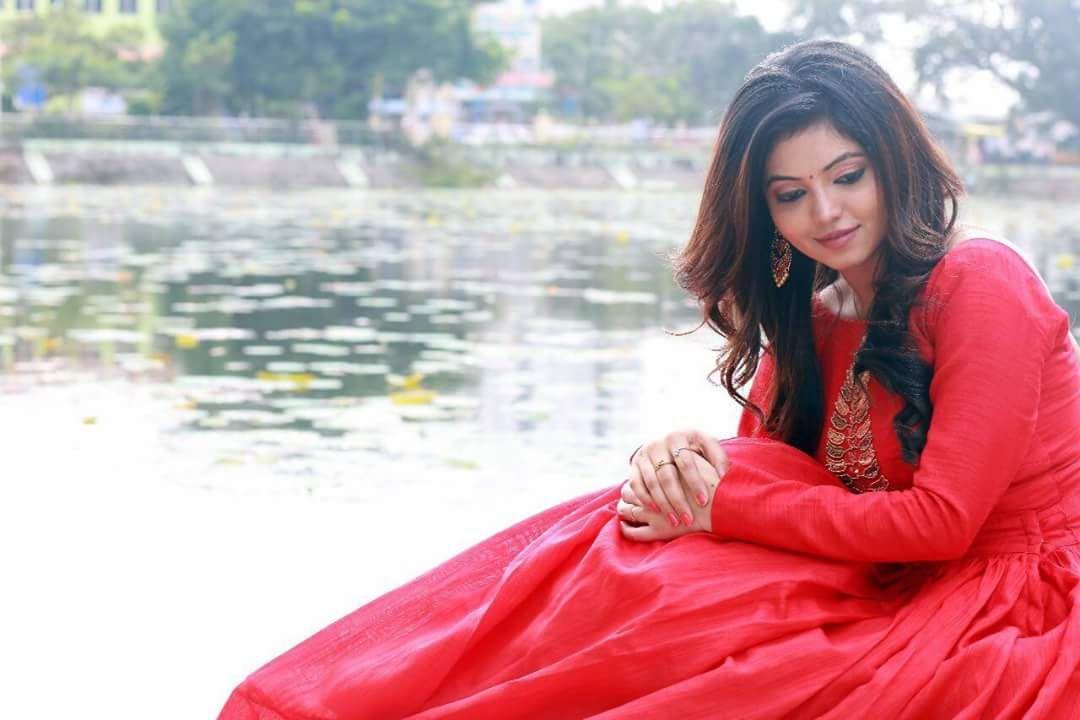 Tamil Beauty Queen Athulya Ravi Latest Unseen Photo Stills