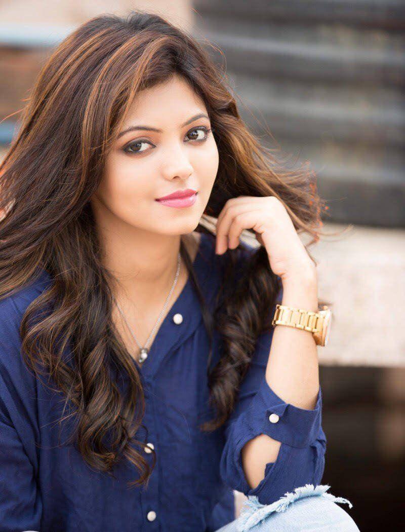 Tamil Beauty Queen Athulya Ravi Latest Unseen Photo Stills