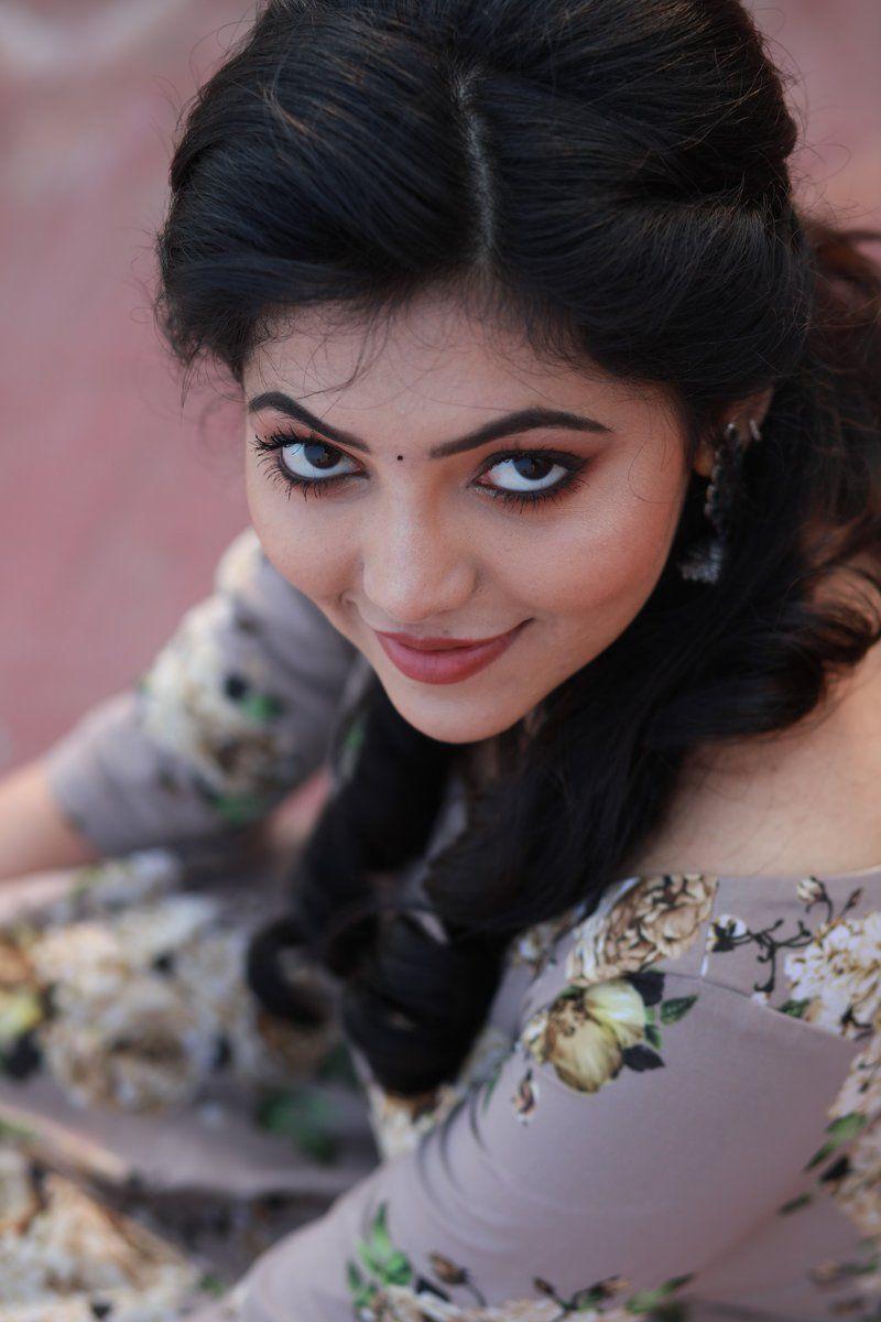 Tamil Beauty Queen Athulya Ravi Latest Unseen Photo Stills