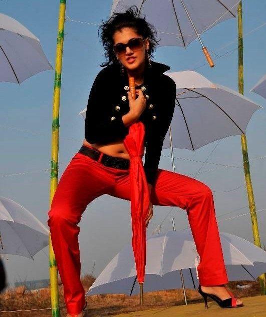 Tapsee Pannu Latest Stylish Jeans Photos