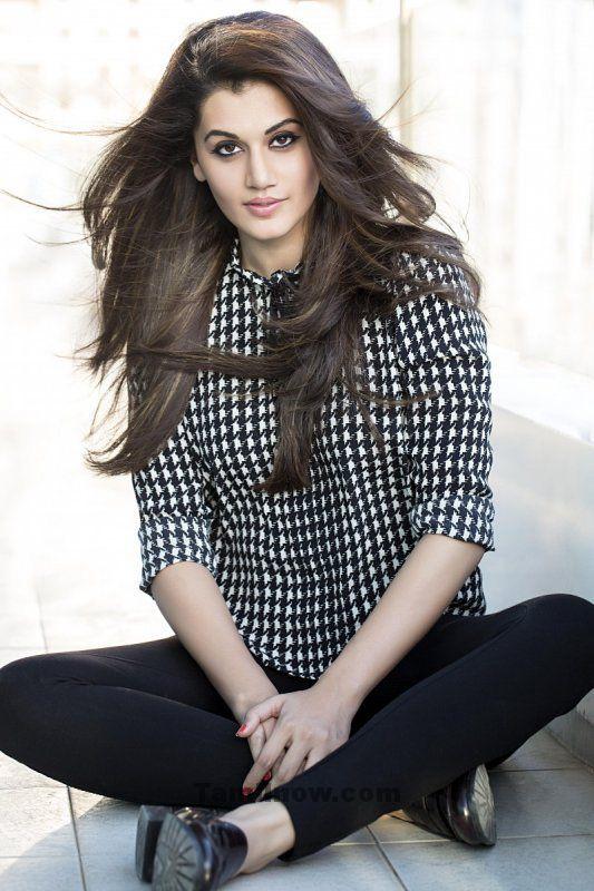 Tapsee Pannu Latest Stylish Jeans Photos