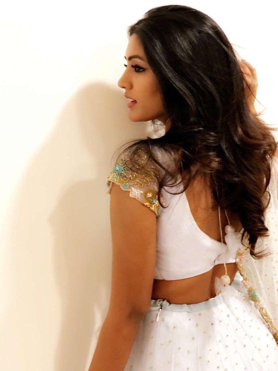 Telugu Actress Eesha Rebba Latest Photoshoot Stills