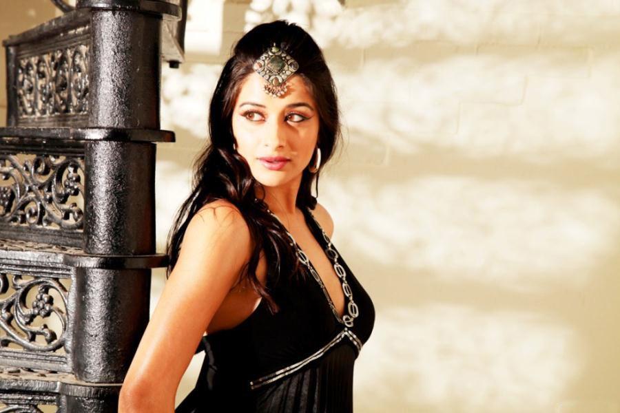 Telugu Actress Madhurima Latest Hot & Spicy Photo Stills