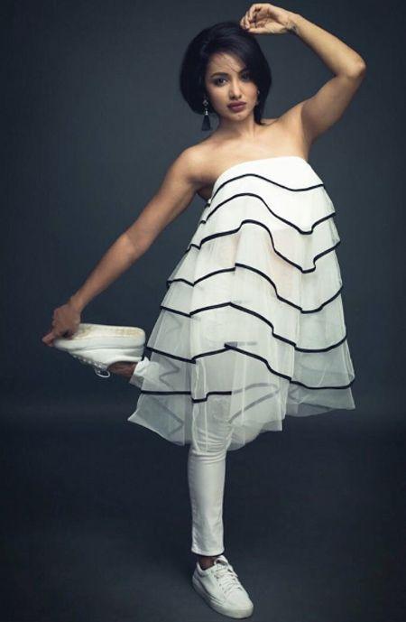 Telugu Actress Tejaswi Madivada Latest Ultra Hot HD Photo Stills