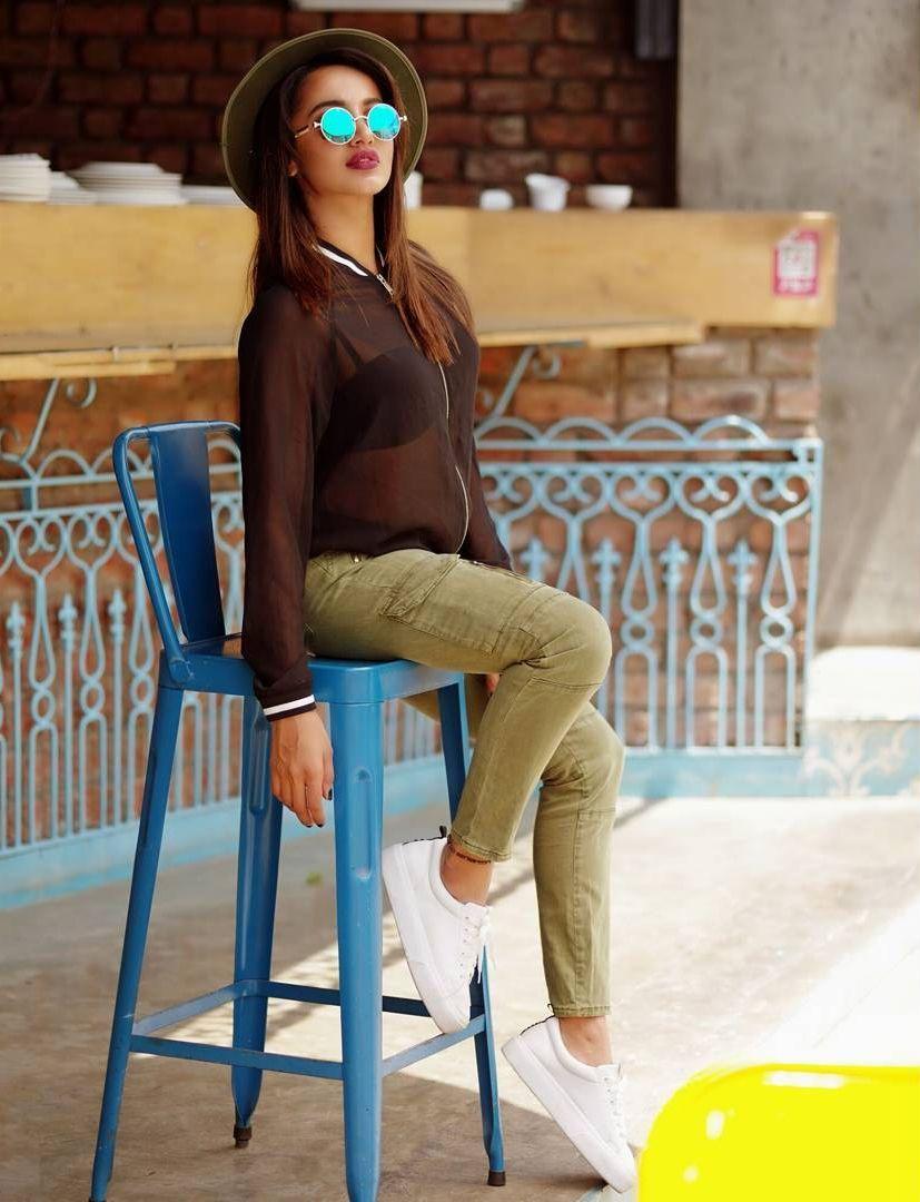 Telugu Actress Tejaswi Madivada Latest Ultra Hot HD Photo Stills