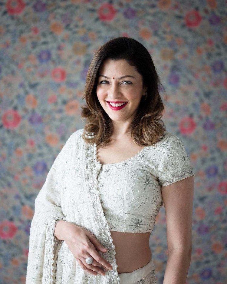 Thammudu fame Aditi Govitrikar Latest Unseen Photo Stills