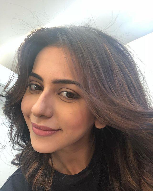 The Pretty Lady Rakul Preet Singh Look Stunner in Recent Photo Stills