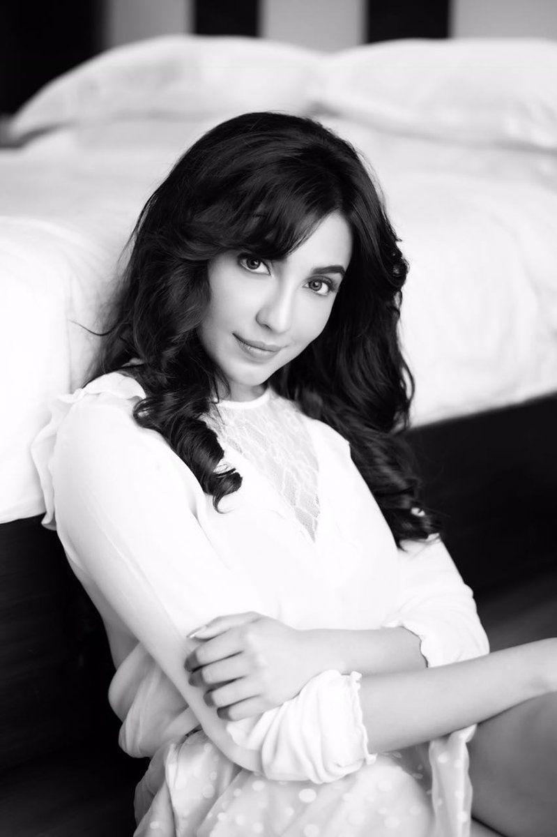 The queen Parvatii Nair looking extremely gorgeous Photoshoot Stills