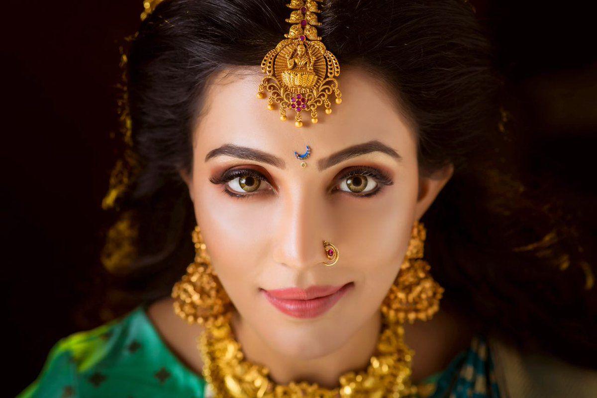 The queen Parvatii Nair looking extremely gorgeous Photoshoot Stills
