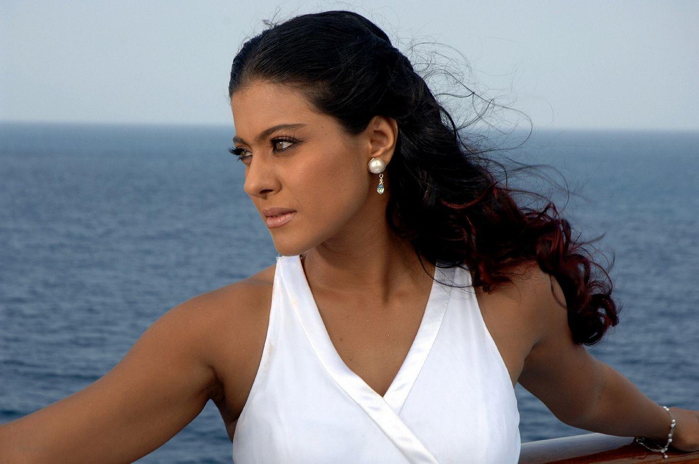 Top 50 Kajol Devgan HD Images Photos & Pictures