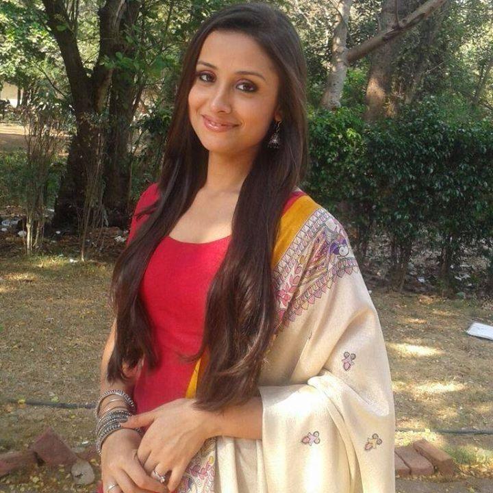 Tv Actress Anupriya Kapoor Latest Unseen Photo Stills