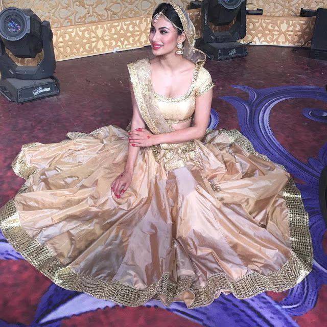 UNSEEN Private Photos of TV Actress Mouni Roy